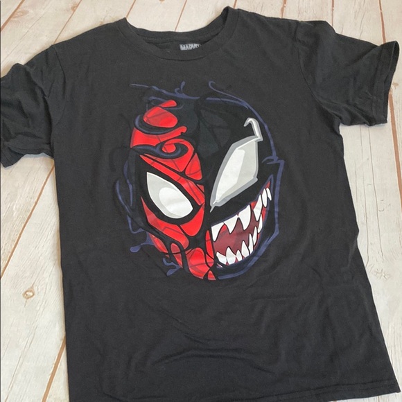 Black Marvel Kids T-Shirt with Spider-Man and Venom Design - Picture 1 of 4